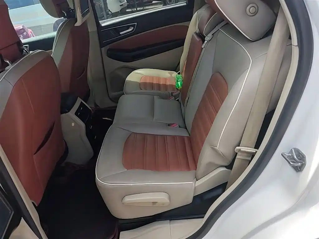 Ford Edge 2015 — фото 17