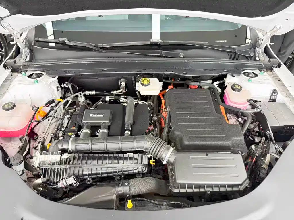 BYD Seal 05 DM-i 2025 — фото 23