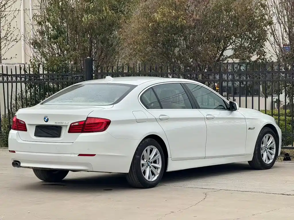BMW 5 Series 2013 — фото 7