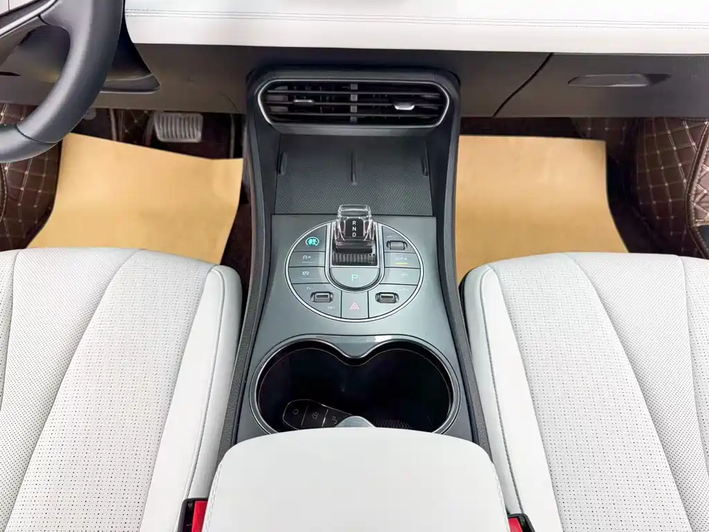 BYD Seal 05 DM-i 2025 — фото 17