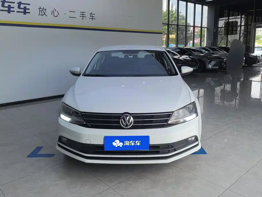 Volkswagen Sagitar 2015