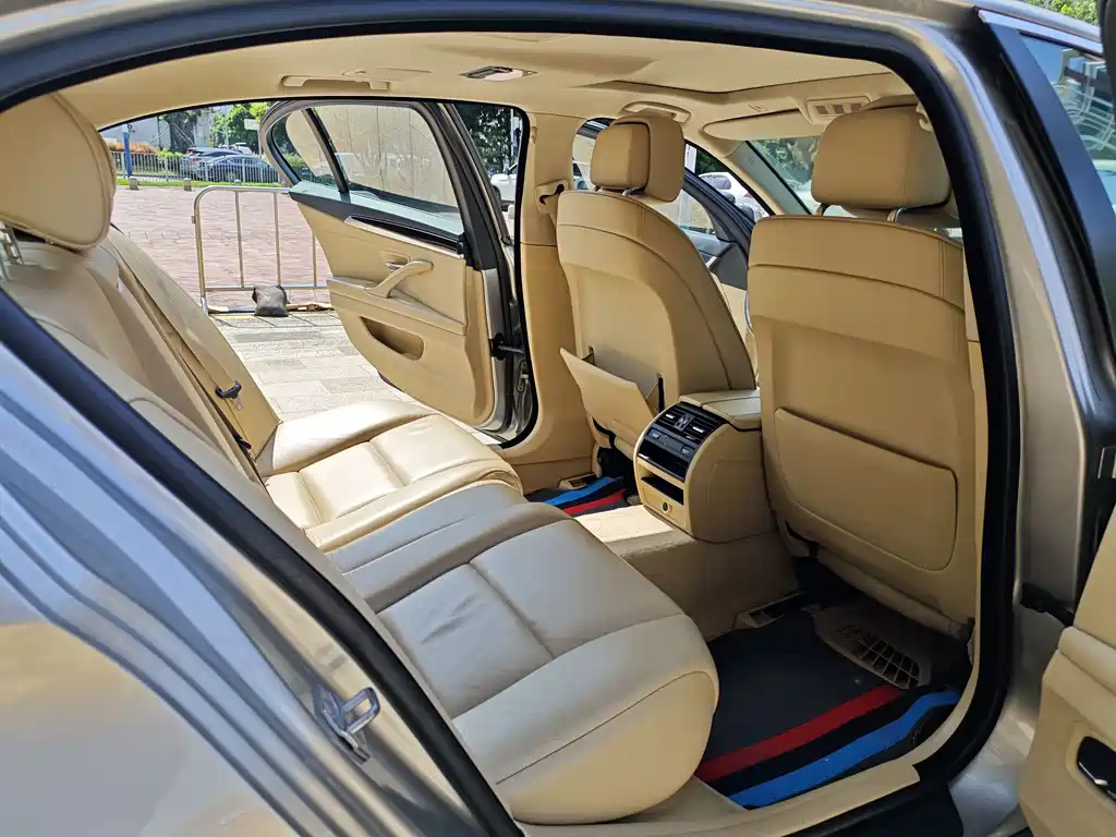 BMW 5 Series 2013 — фото 12