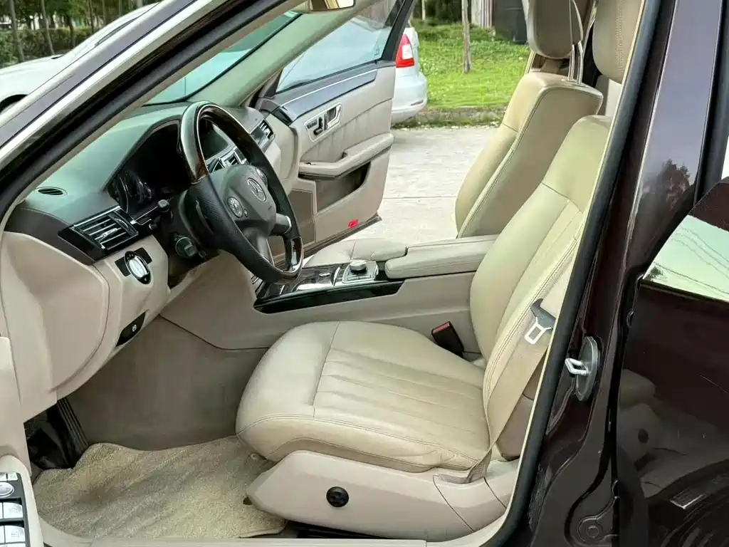 Mercedes-Benz E-Class 2009