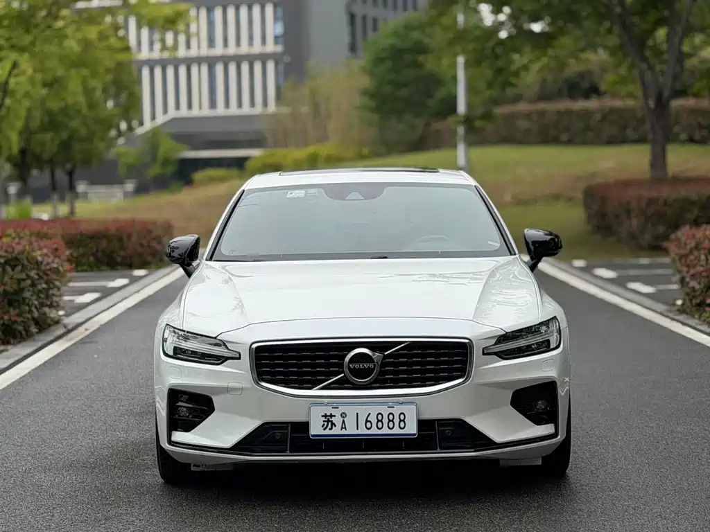 Volvo S60 2020 — фото 2