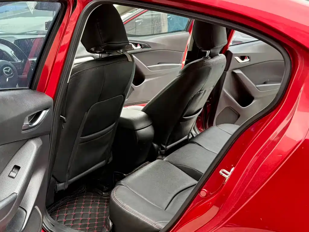 Mazda 3 Axela 2016 — фото 11