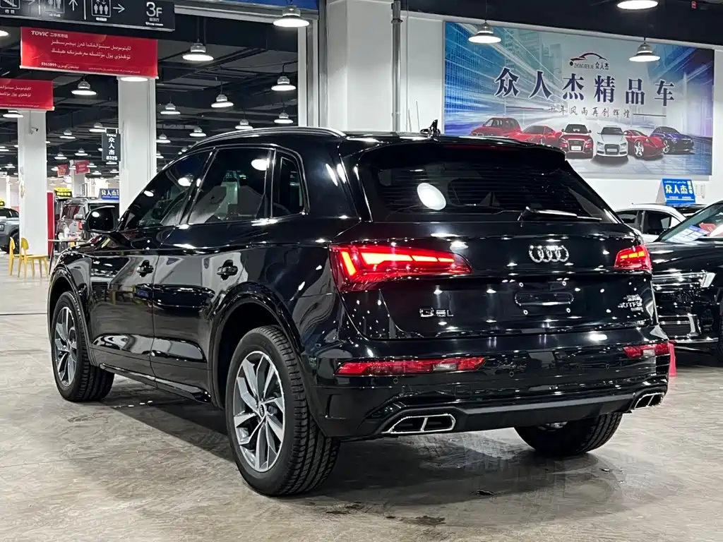 Audi Q5L 2023 — фото 6