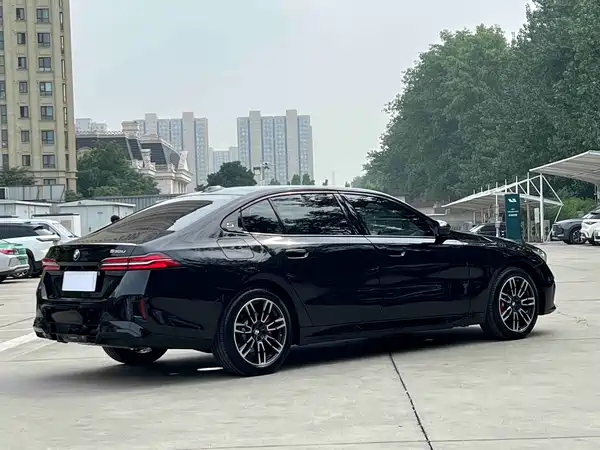 BMW 5 Series 2025