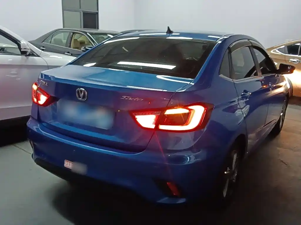 Changan Eado DT 2019 — фото 7