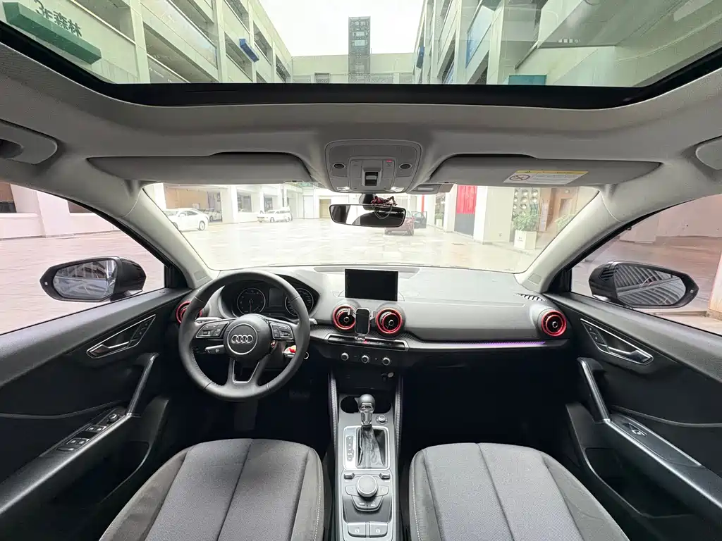 Audi Q2L 2019