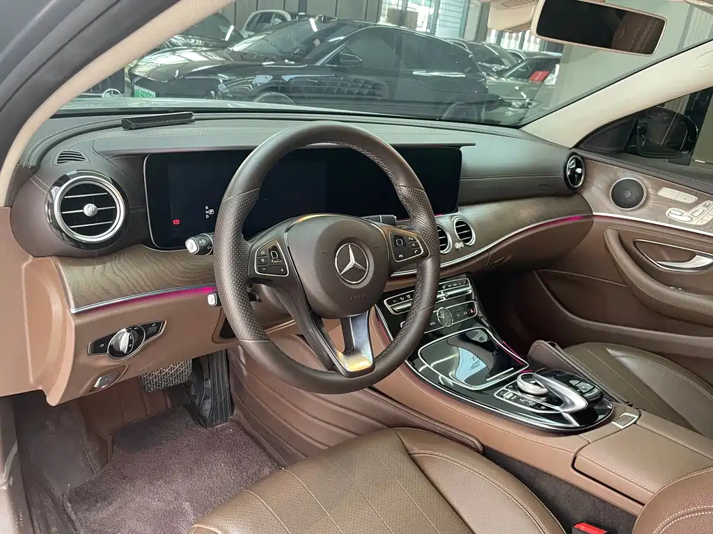 Mercedes-Benz E-Class 2017 — фото 11