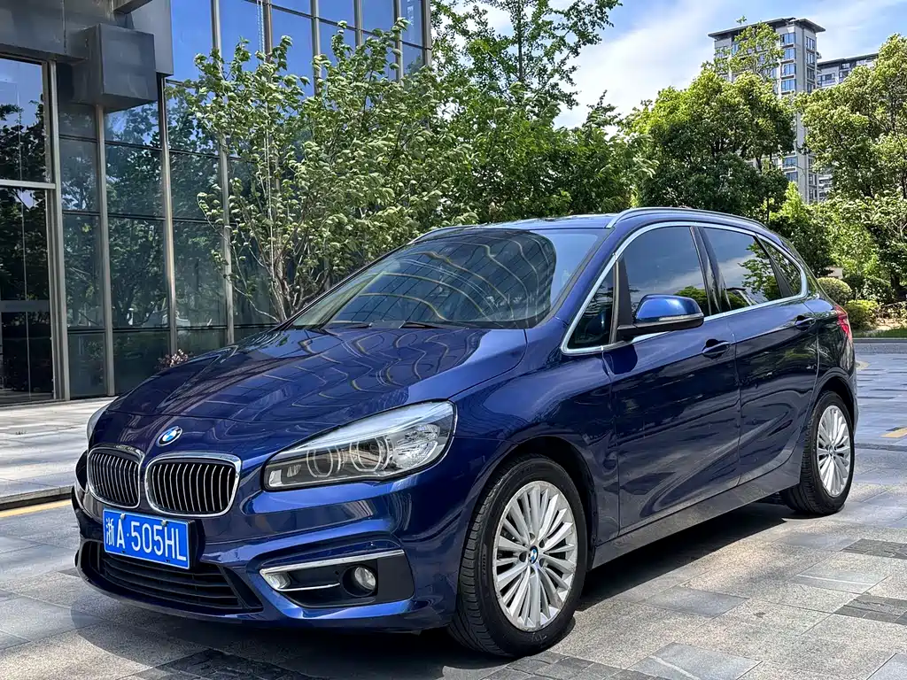 BMW 2 Series Active Tourer 2015 — фото 1