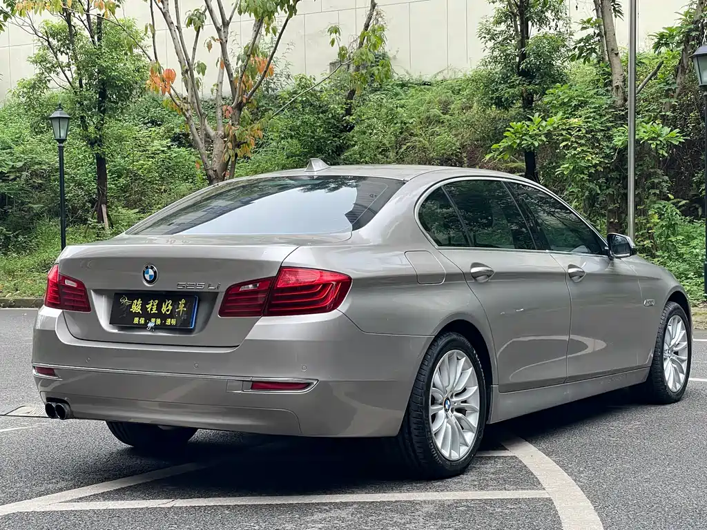 BMW 5 Series 2015 — фото 7