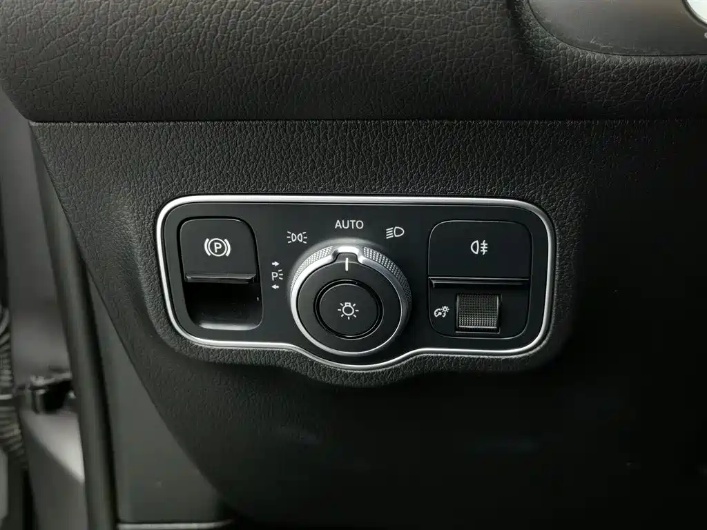 Mercedes-Benz GLB 2020 — фото 21