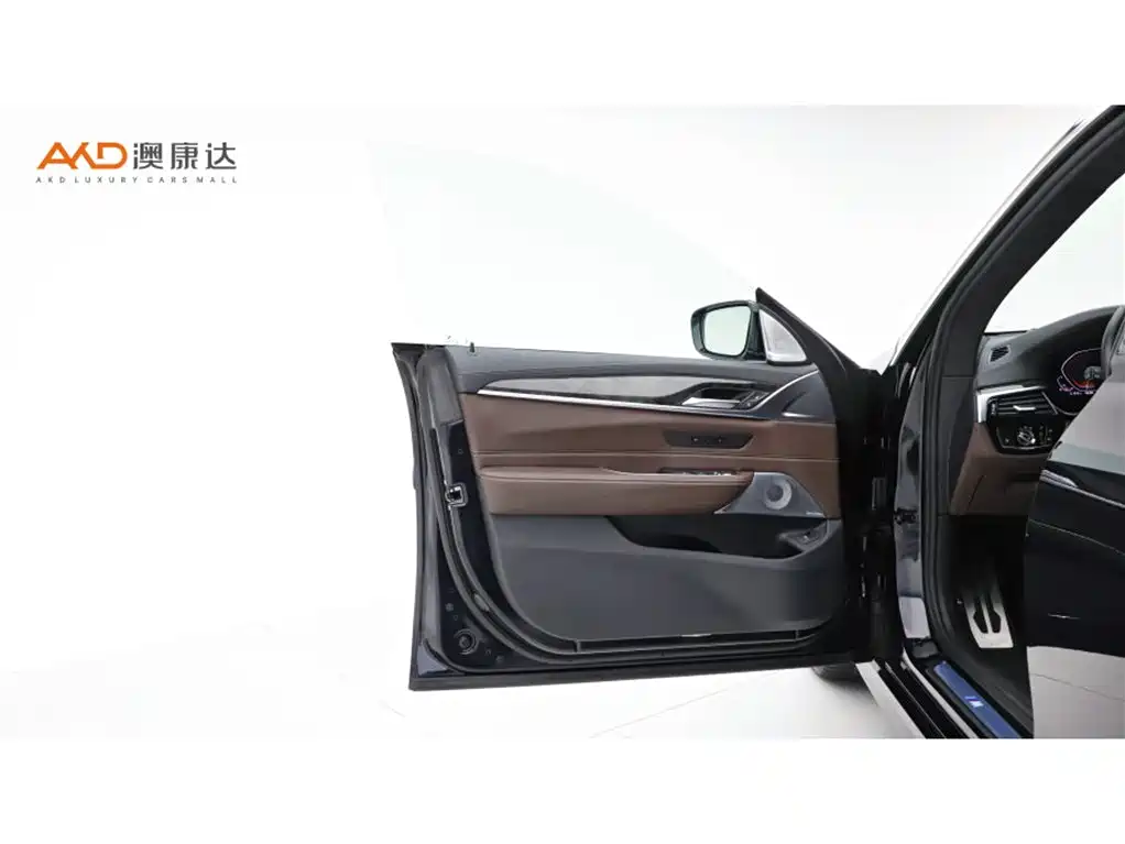 BMW 6 Series GT 2023 — фото 10