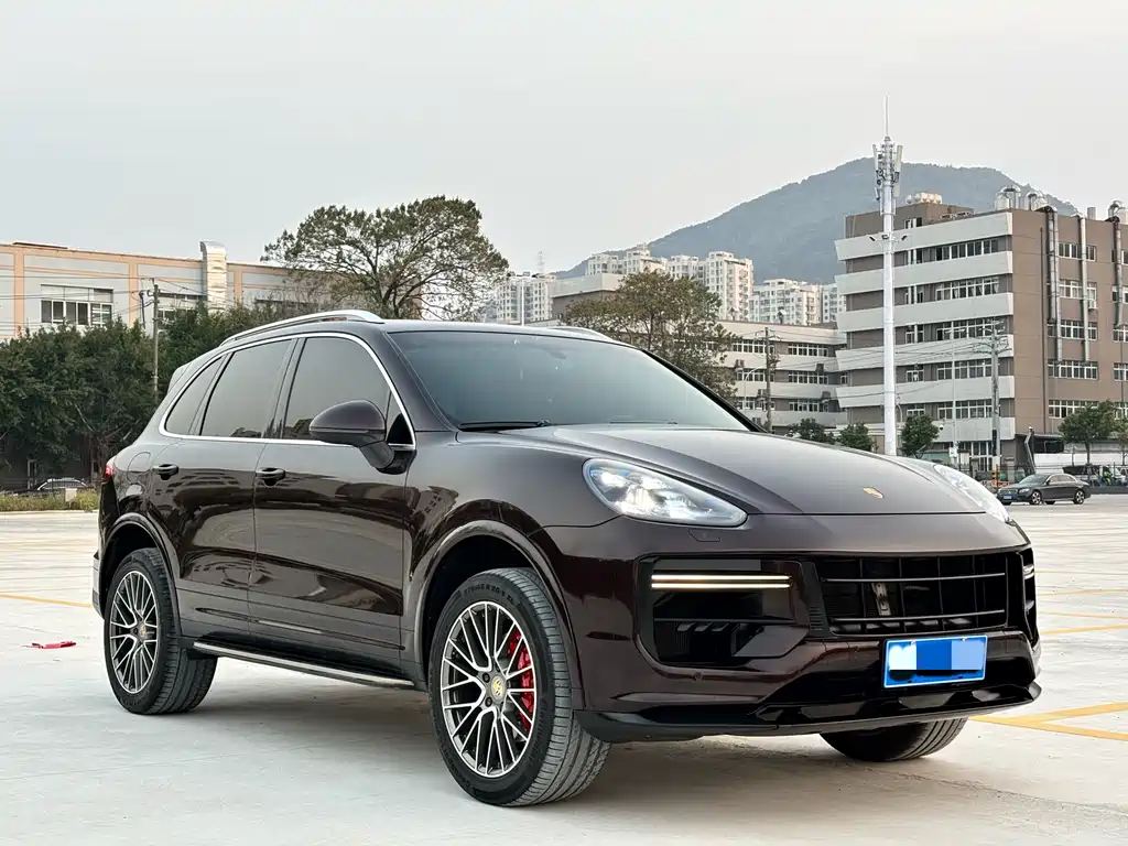 Porsche Cayenne 2016 — фото 3