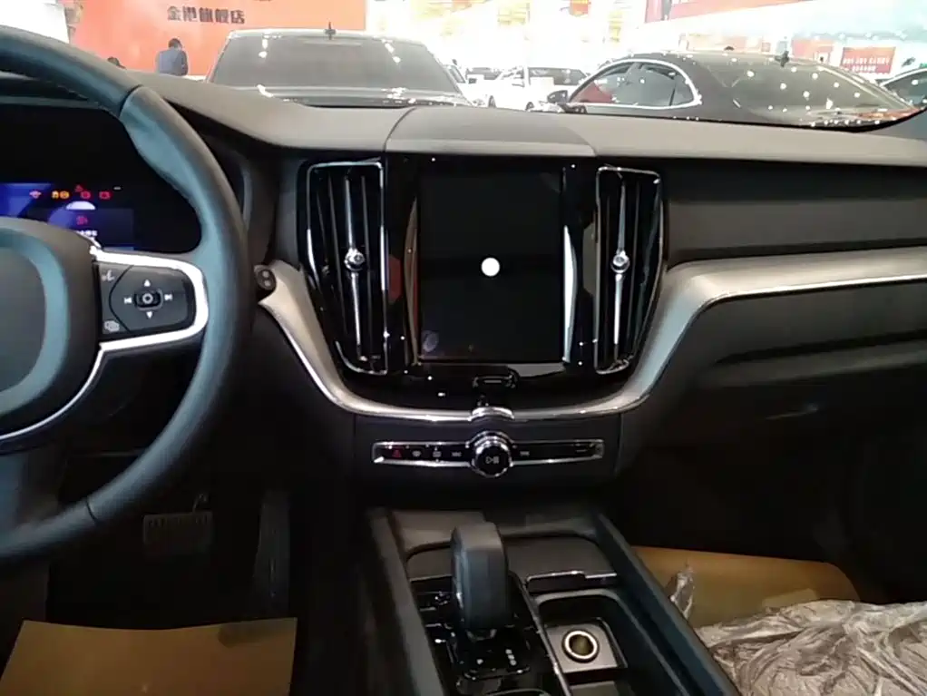 Volvo XC60 2026 — фото 13