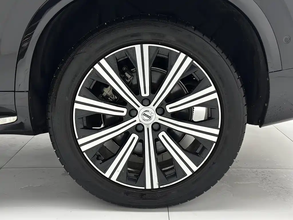 Volvo XC90 2021 — фото 22