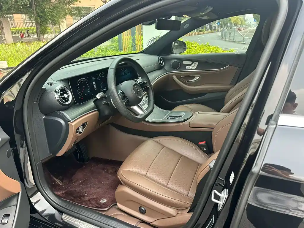 Mercedes-Benz E-Class 2024