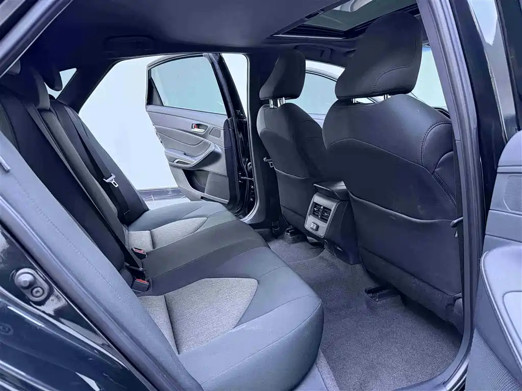 Toyota Avalon 2023 — фото 11