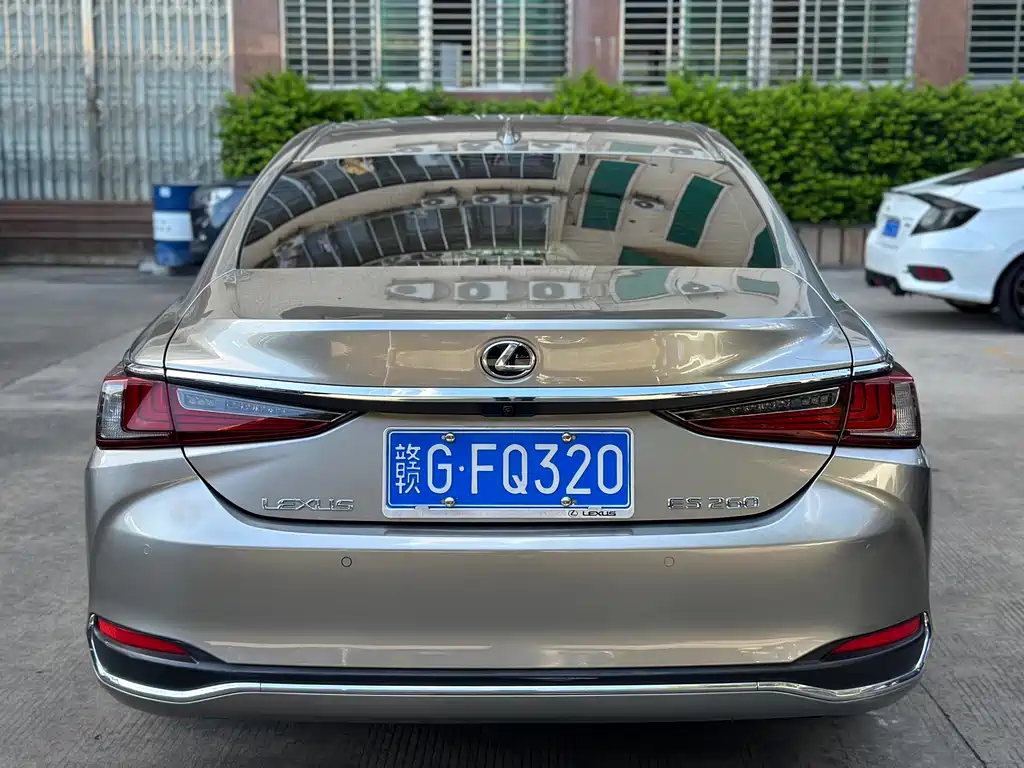 Lexus ES 2024 — фото 4