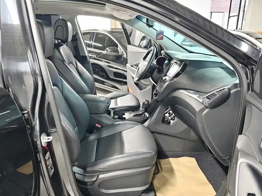 Hyundai Santa Fe 2015 — фото 8