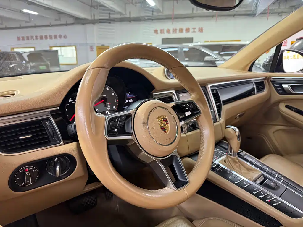 Porsche Macan 2014 — фото 15