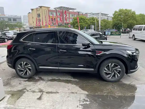 Hongqi HS5 2022
