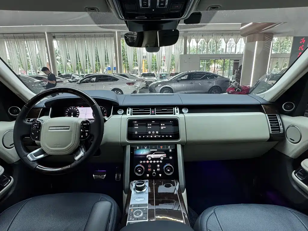 Land Rover Range Rover 2020 — фото 16