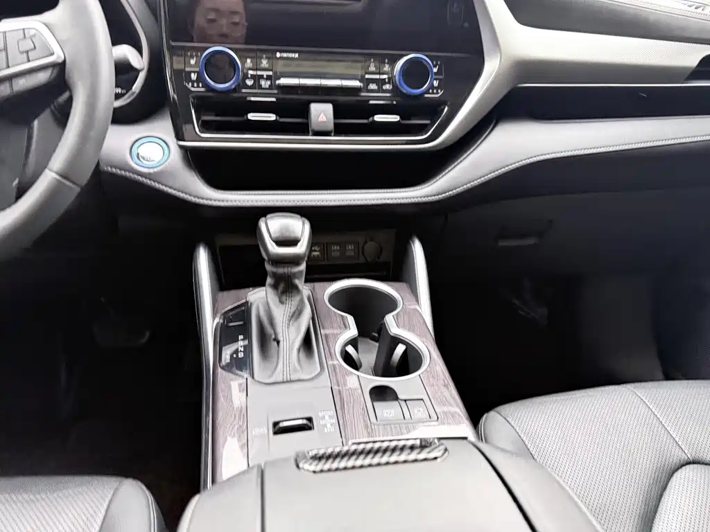 Toyota Highlander 2021 — фото 10