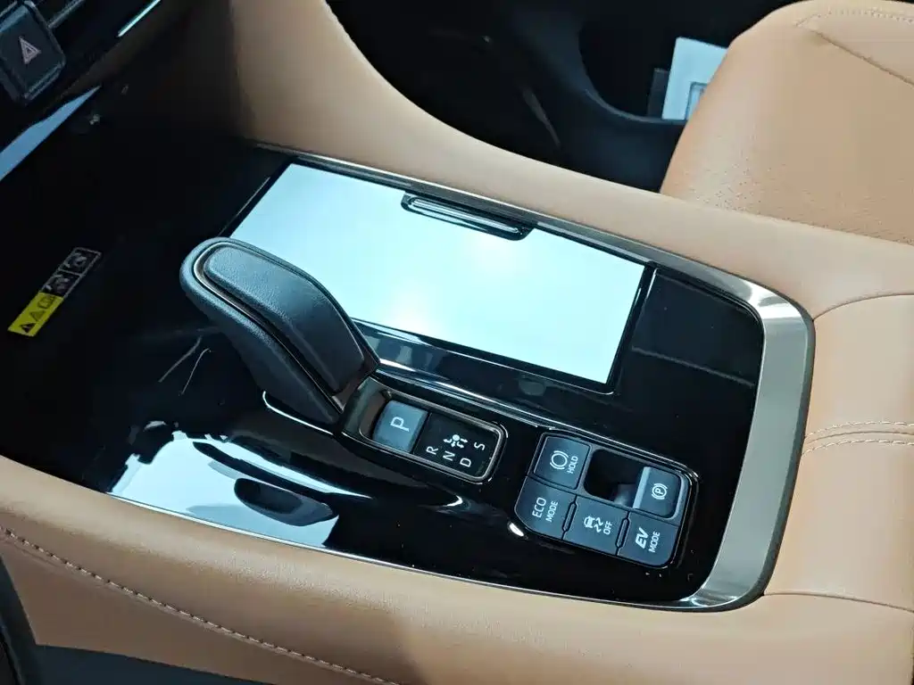 Toyota Alphard — фото 14