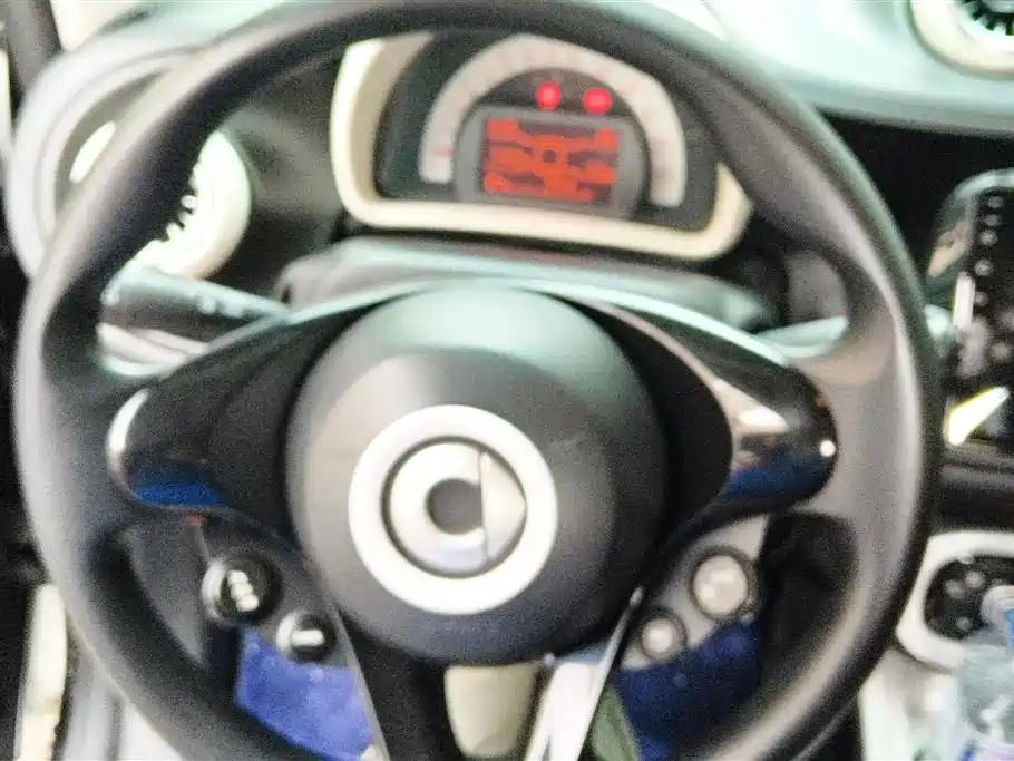 smart Fortwo 2016 — фото 15