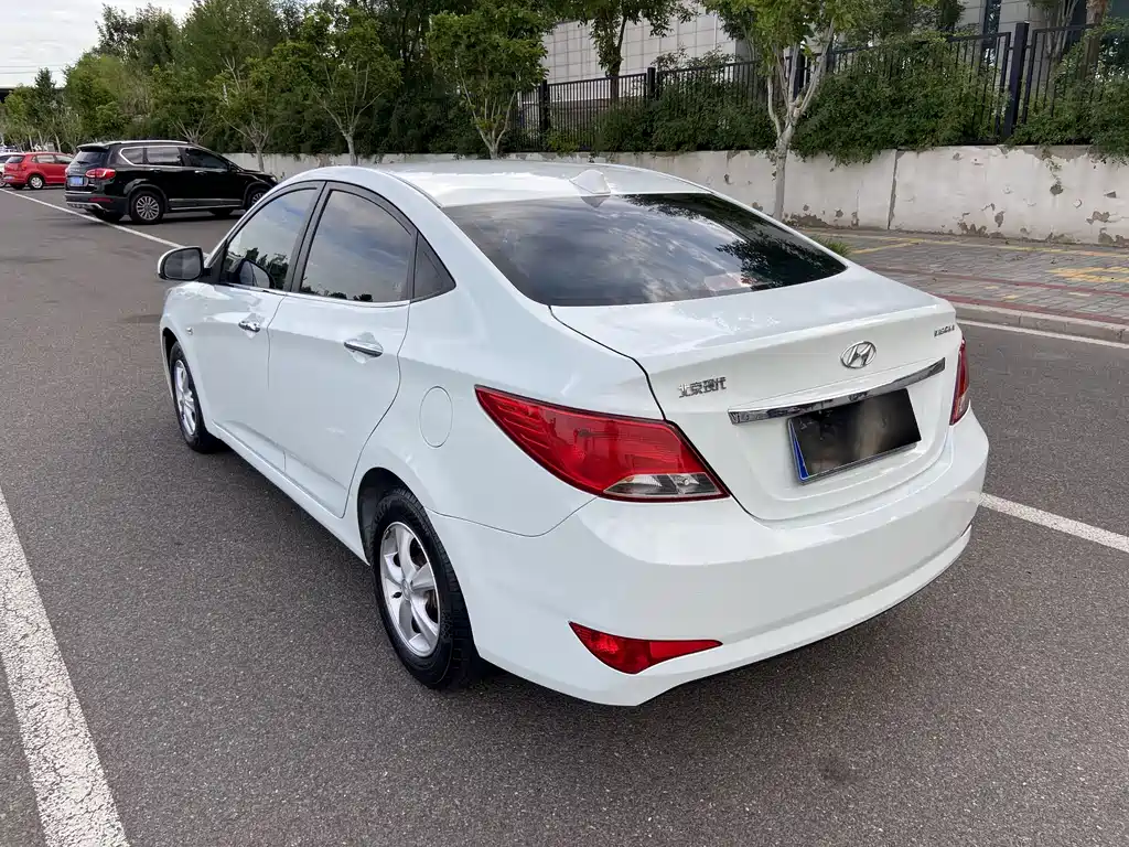 Hyundai Verna 2016 — фото 6
