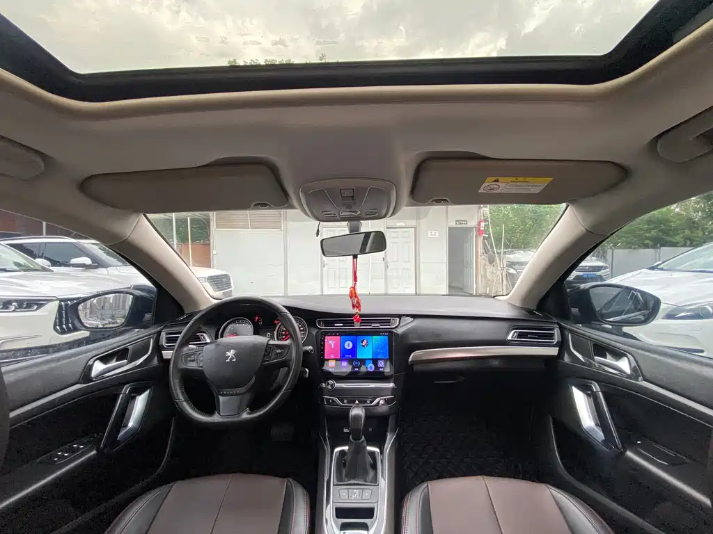 Peugeot 408 2016