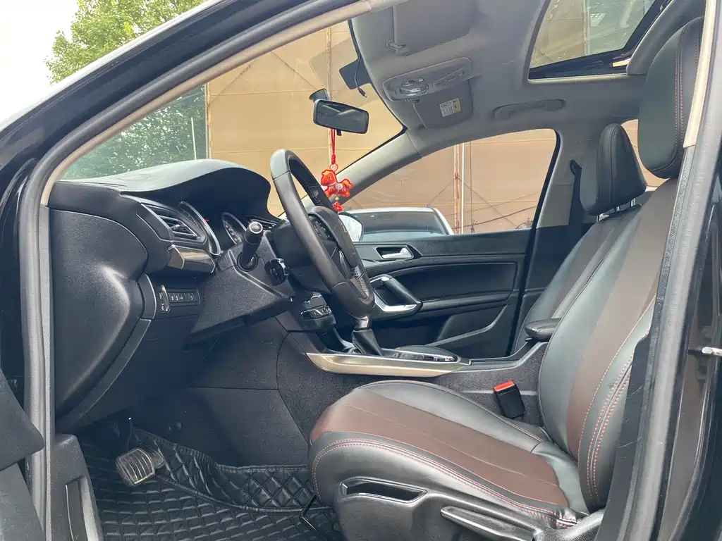 Peugeot 408 2016