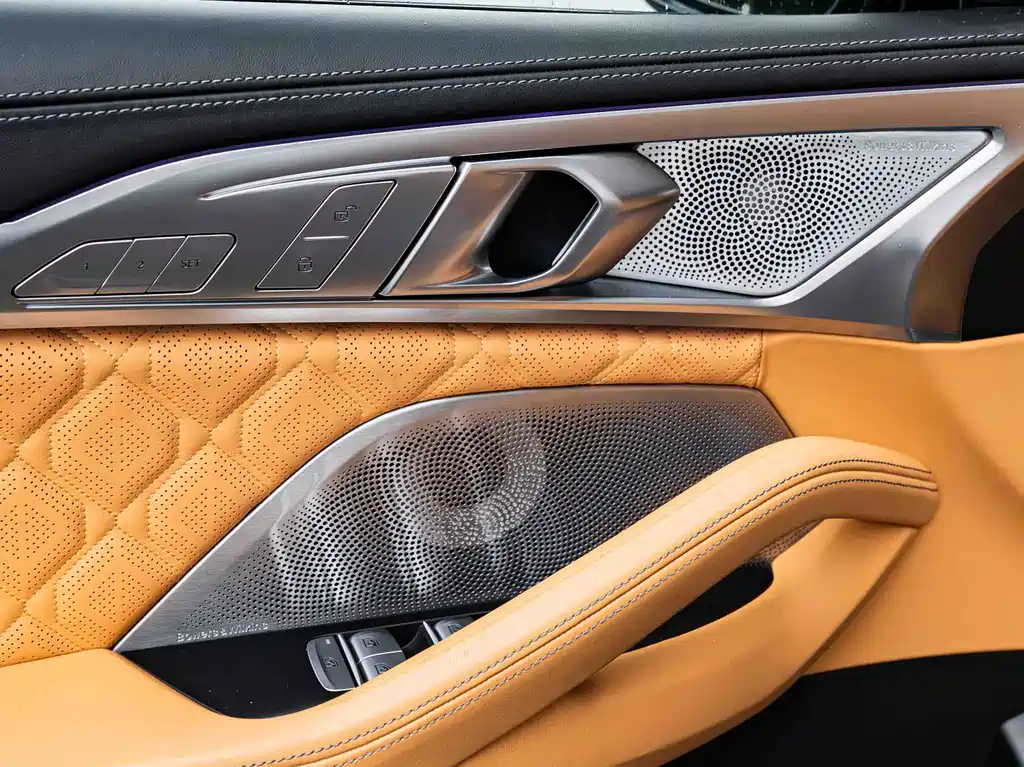 BMW M8 2021 — фото 18