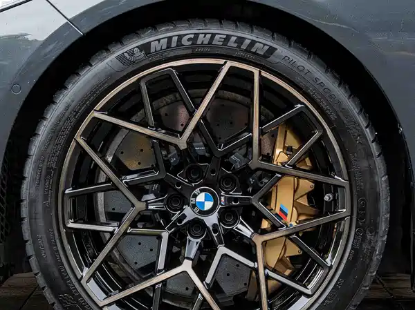 BMW M8 2021