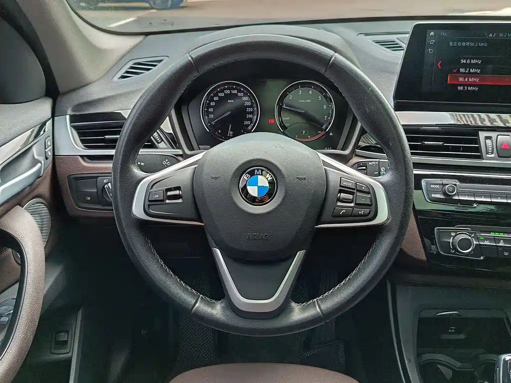 BMW X1 2022 — фото 8