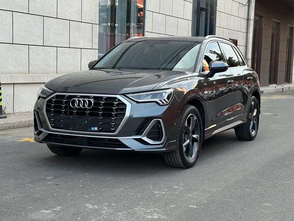 Audi Q3 2023 — фото 1