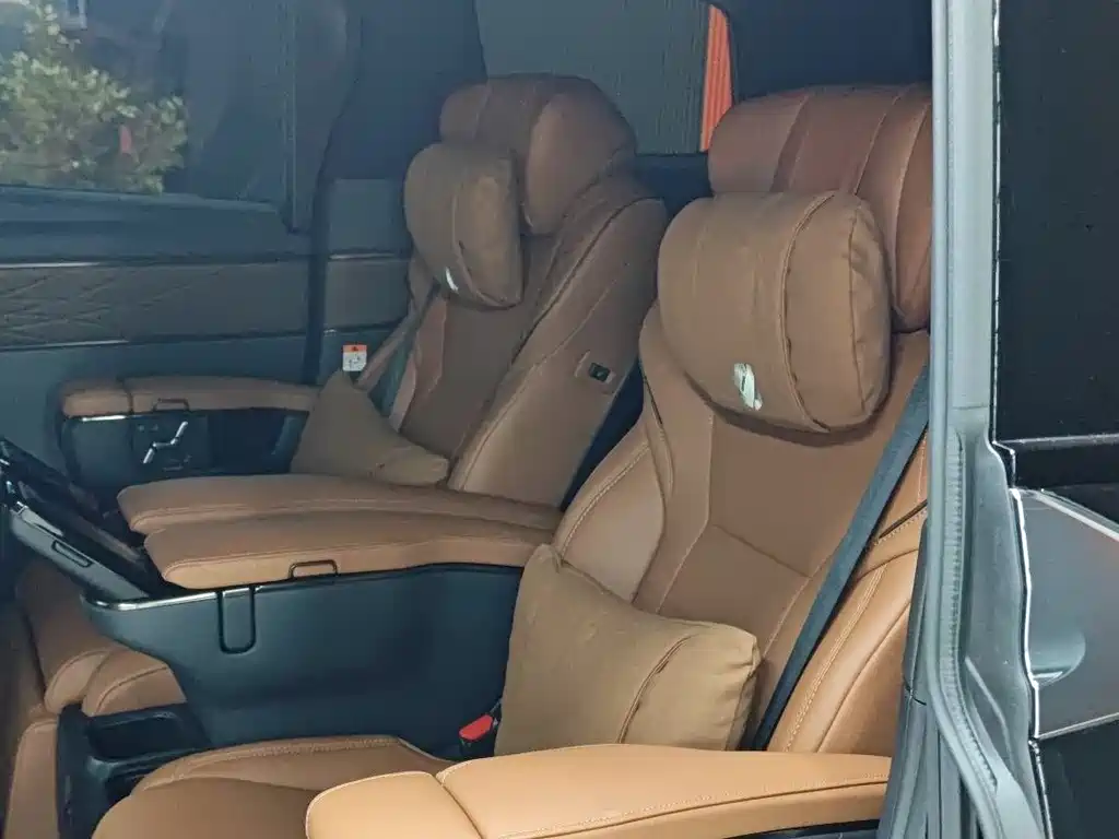 Toyota Alphard — фото 16