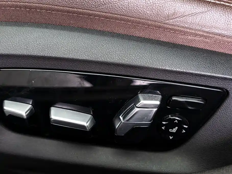 BMW 5 Series 2022 — фото 20