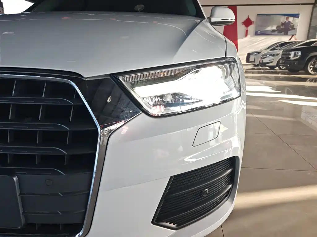 Audi Q3 2018 — фото 3