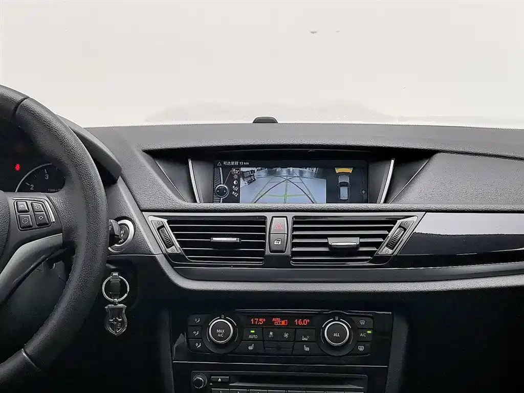 BMW X1 2016 — фото 12