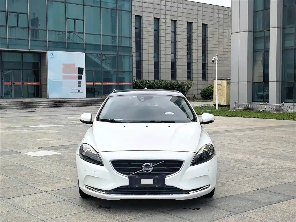 Volvo V40 2016 — фото 2