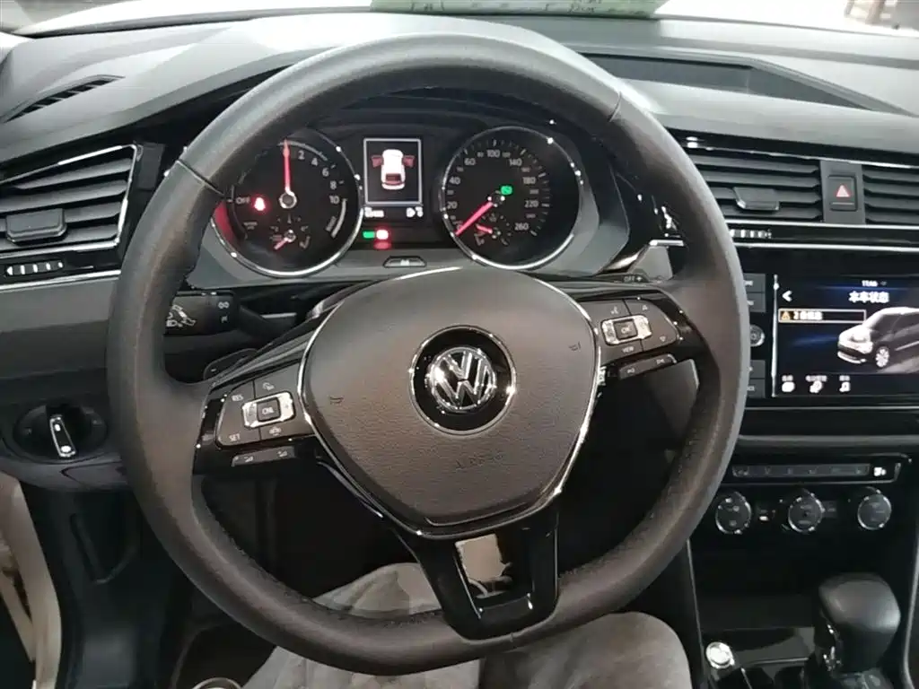 Volkswagen Tiguan L New Energy 2019 — фото 11