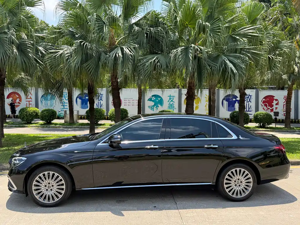 Mercedes-Benz E-Class 2022