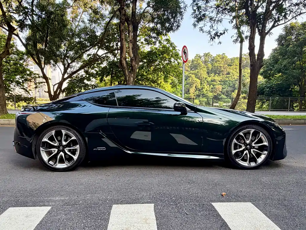 Lexus LC 2018 — фото 4