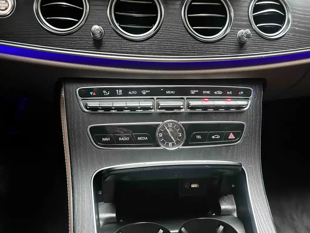 Mercedes-Benz E-Class 2020 — фото 9