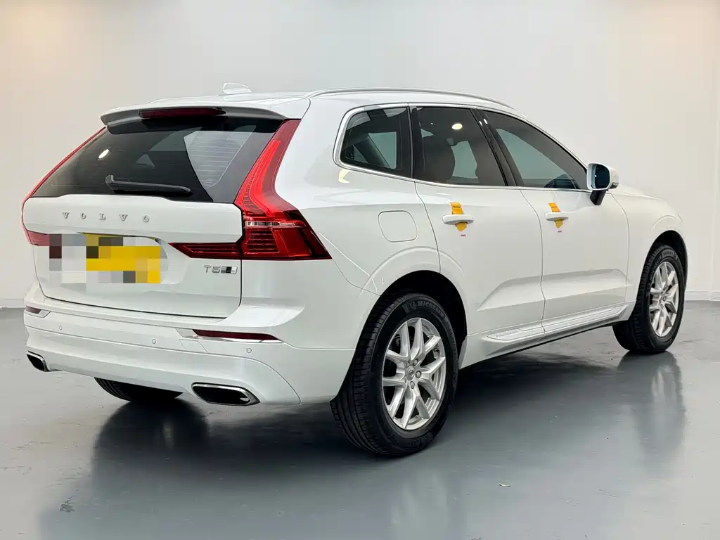 Volvo XC60 2019 — фото 3