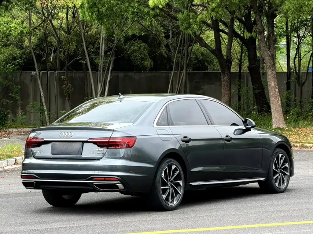 Audi A4L 2022 — фото 24