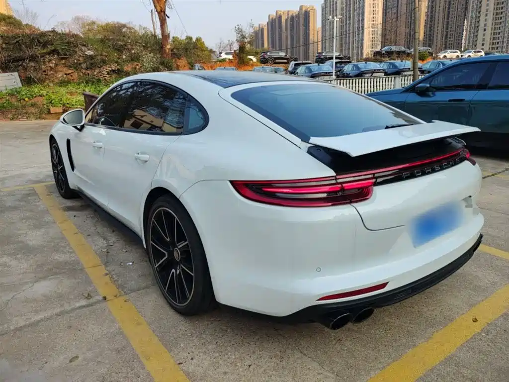 Porsche Panamera 2018 — фото 23